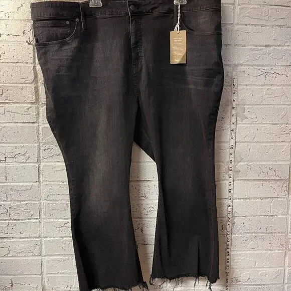 NWT Madewell Cali Demi-Boot Chewed Hem Jeans Plus Size Curvy 37Petite - Picture 1 of 14